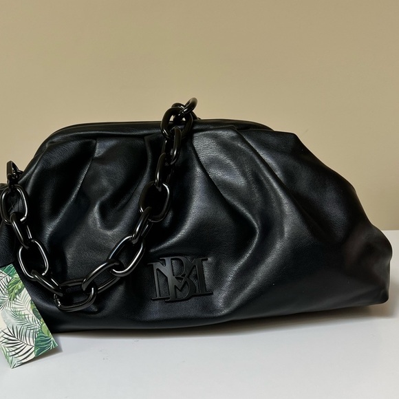 Badgley Mischka vegan leather wrapped frame cloth with thick chain-link stra - Picture 2 of 12